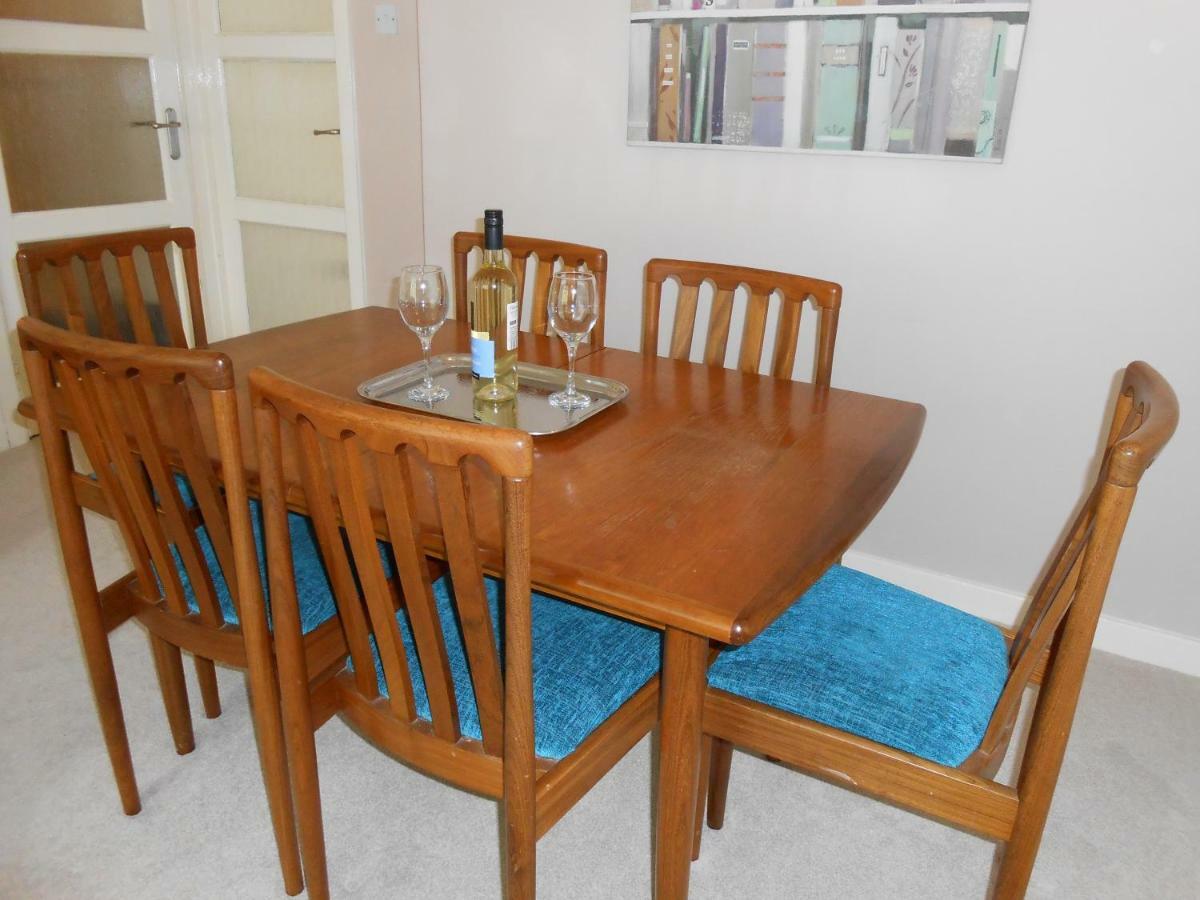 Apartment 2 Bedroom In Stratton Court Surbiton Incl Free Parking